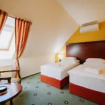 Boutique Maraton 4*