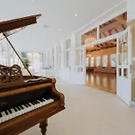 Boutique Maraton 4*