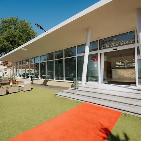 Boutique Maraton 4* Košice