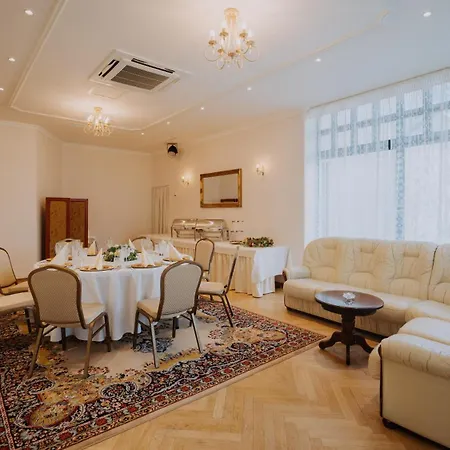 Boutique Maraton  4*