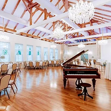 Boutique Maraton 4* Košice
