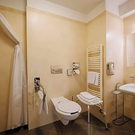 Boutique Maraton Hotel 4*